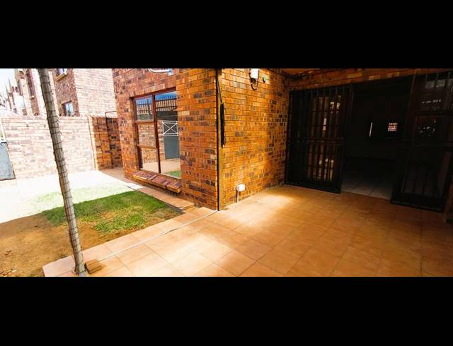 3 BEDROOM APARTMENT FOR SALE IN LANGENHOVENPARK